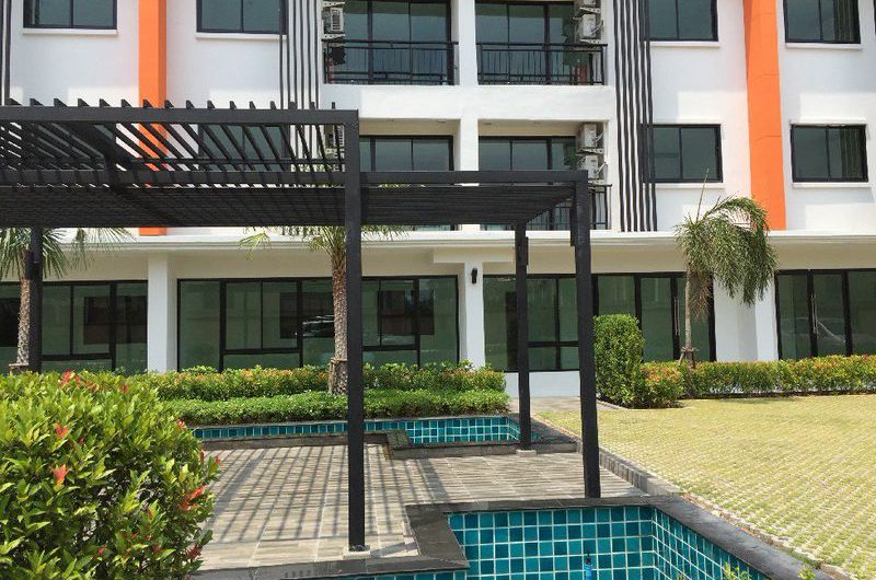 Home office for sale in a prime location within a community area at The Time Sriracha project.