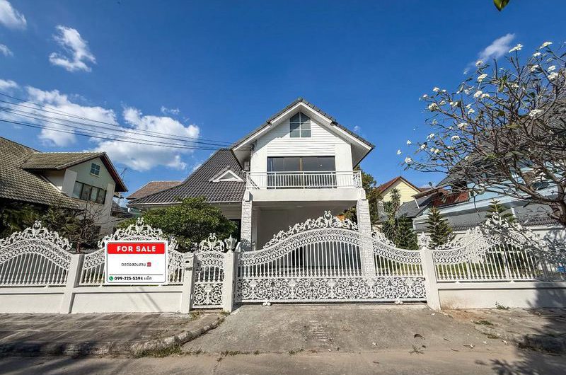 For sale: Second-hand detached house near J-Park Sriracha shopping mall. Beautiful house, newly renovated, move in Ready