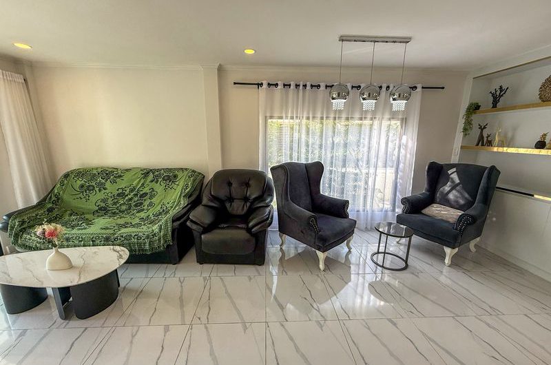 For sale: Second-hand detached house near J-Park Sriracha shopping mall. Beautiful house, newly renovated, move in Ready