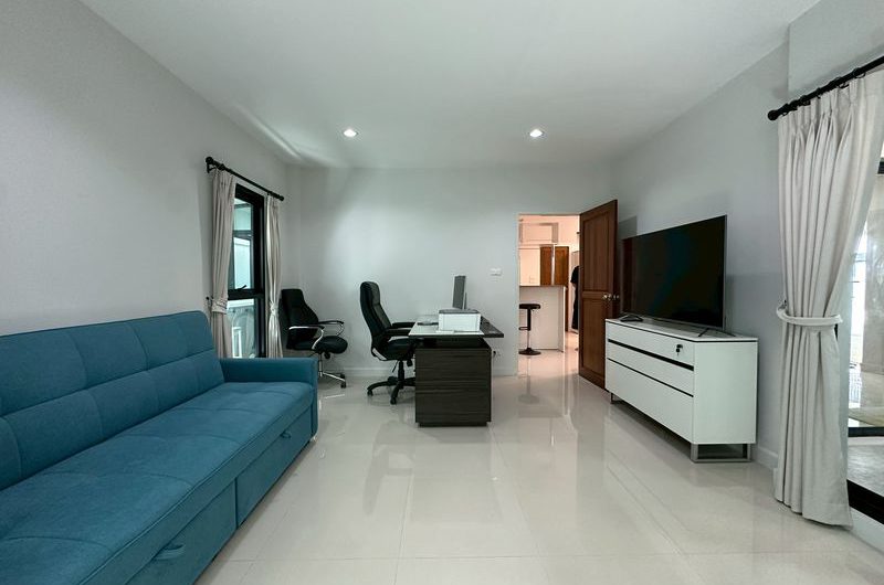 บ้านเดี่ยวให้เช่า หลังใหญ่ สุดหรู โครงการ มบ.เดอะคอมพลีท ศรีราชา ชลบุรี