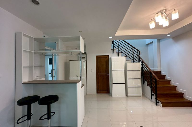 บ้านเดี่ยวให้เช่า หลังใหญ่ สุดหรู โครงการ มบ.เดอะคอมพลีท ศรีราชา ชลบุรี