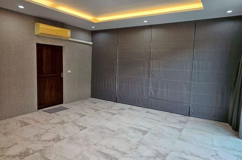 ให้เช่าบ้านเดี่ยวศรีราชา หลังใหญ่ สุดหรู ในโครงการ เดอะ คอมพลีท ศรีราชา