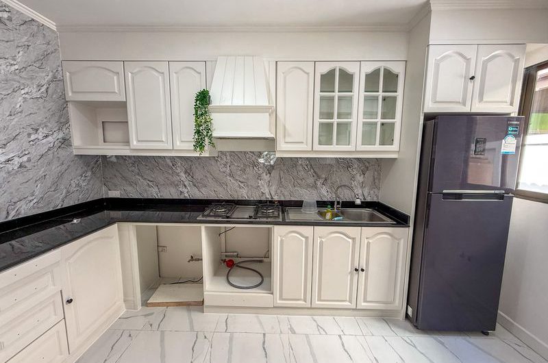 For sale: Second-hand detached house near J-Park Sriracha shopping mall. Beautiful house, newly renovated, move in Ready