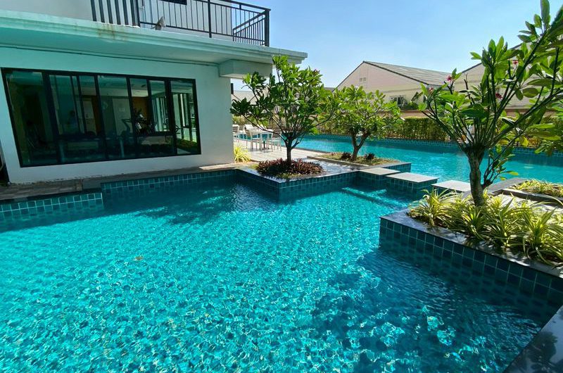 Home office for sale in a prime location within a community area at The Time Sriracha project.