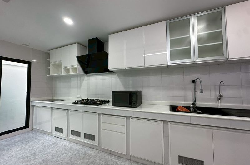 บ้านเดี่ยวให้เช่า หลังใหญ่ สุดหรู โครงการ มบ.เดอะคอมพลีท ศรีราชา ชลบุรี