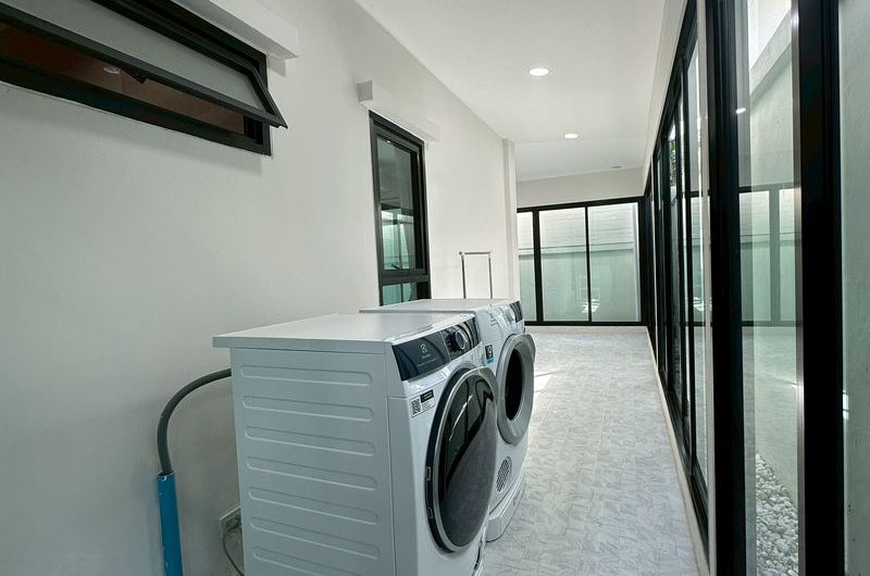 บ้านเดี่ยวให้เช่า หลังใหญ่ สุดหรู โครงการ มบ.เดอะคอมพลีท ศรีราชา ชลบุรี