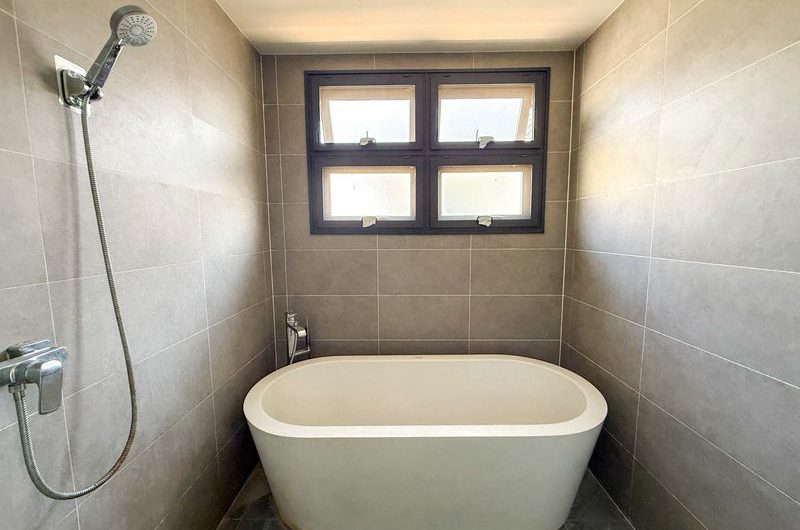 Resale detached house in Sriracha, near community amenities, Supalai Pride Nong Kham project.