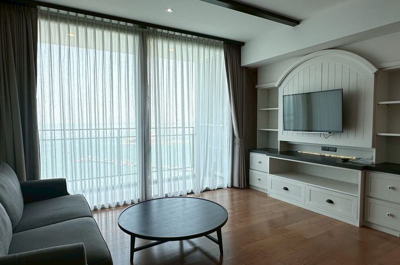Condo for rent at Sriracha Marina Bay Front. Beautiful, luxurious unit, fully furnished and move in Ready