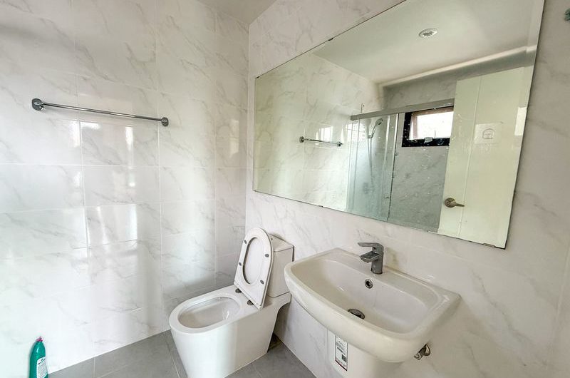 Resale detached house in Sriracha, near community amenities, Supalai Pride Nong Kham project.