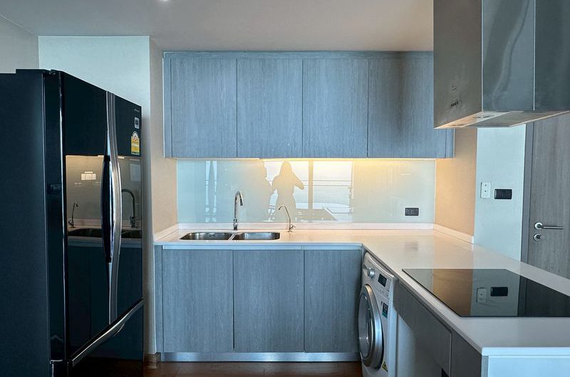 Condo for rent at Sriracha Marina Bay Front. Beautiful, luxurious unit, fully furnished and move in Ready