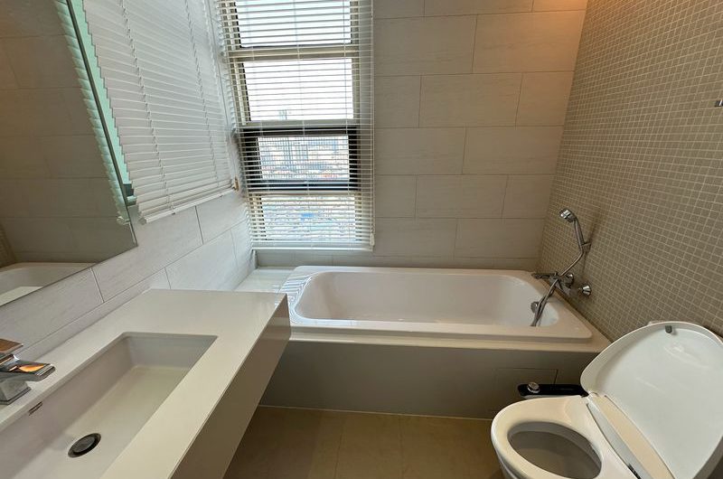 Condo for rent at Sriracha Marina Bay Front. Beautiful, luxurious unit, fully furnished and move in Ready