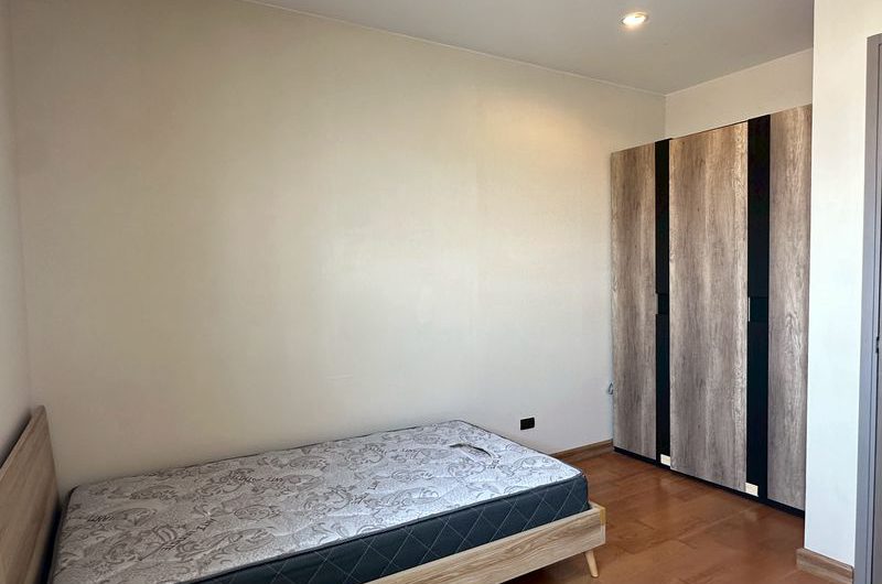 Condo for rent at Sriracha Marina Bay Front. Beautiful, luxurious unit, fully furnished and move in Ready