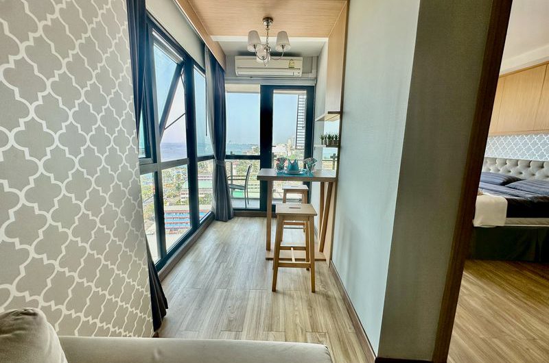 ขาย ให้เช่าลัดดาพลัส คอนโด ใจกลางเมืองศรีราชา ใกล้ห้างชั้นนำโรบินสัน