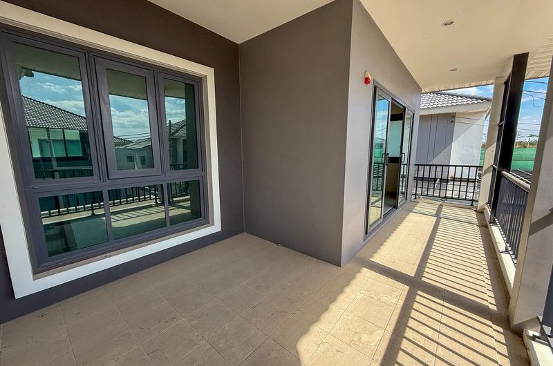 Resale detached house in Sriracha, near community amenities, Supalai Pride Nong Kham project.