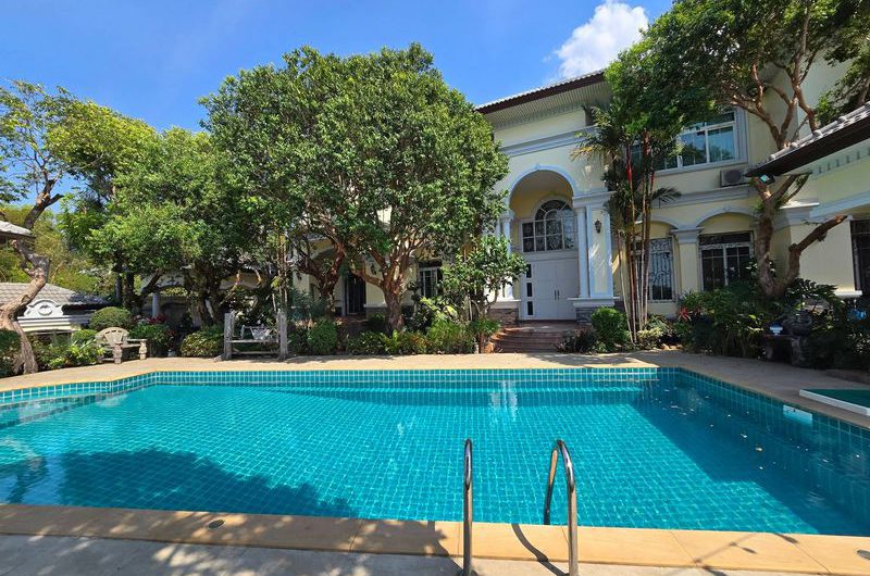 ขายบ้านหรูติดทะเล ทำเลอ่างศิลา บางแสน ใกล้เขาสามมุก ชลบุรี