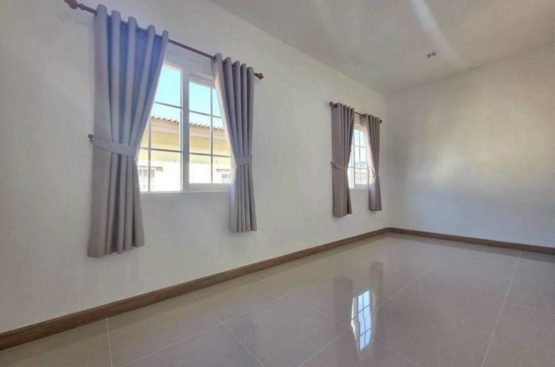 ขายทาวน์โฮม 2 ชั้น โครงการ โกลเด้น ทาวน์ ศรีราชา-อัสสัมชัญ ชลบุรี