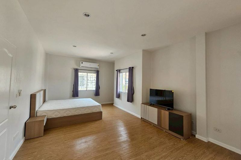 ขาย ให้เช่า บ้านเดี่ยวพร้อมอยู่ โครงการ มบ.ศรีนครินทร์ ศรีราชา ชลบุรี