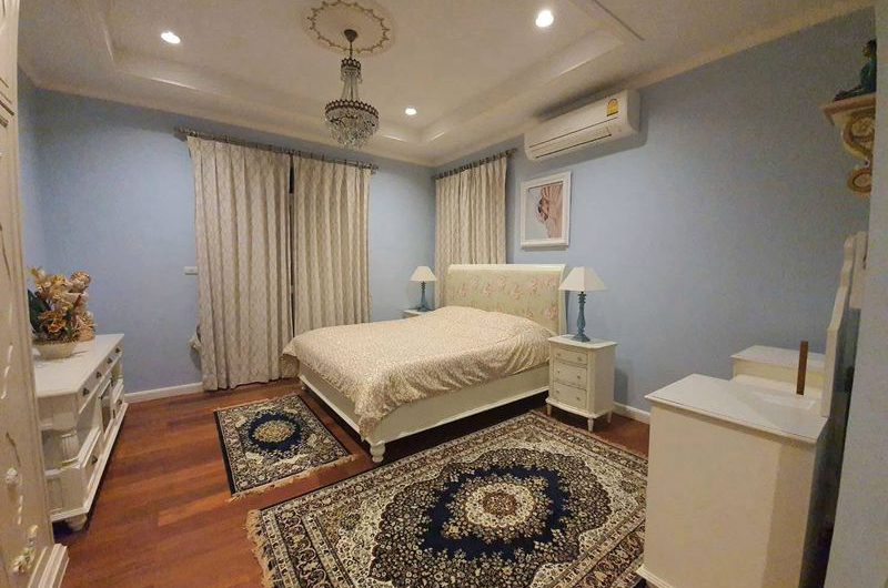 ขายบ้านหรูติดทะเล ทำเลอ่างศิลา บางแสน ใกล้เขาสามมุก ชลบุรี