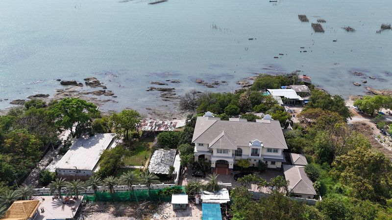 ขายบ้านหรูติดทะเล ทำเลอ่างศิลา บางแสน ใกล้เขาสามมุก ชลบุรี