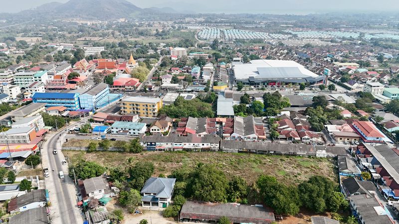 ให้เช่าที่ดินเปล่าศรีราชา แปลงสวย กลางเมือง ย่านเศรษฐกิจ ทำเลดีสุดๆ