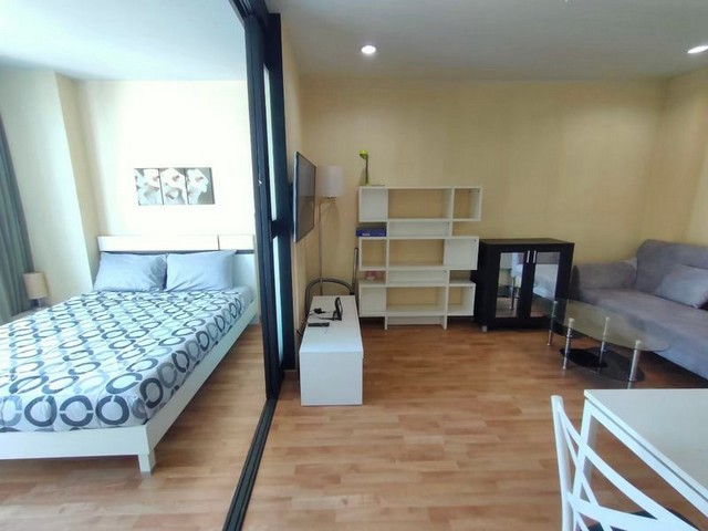 Ladda Condo for rent, great view, central location in Sriracha, beautiful room, fully furnished, affordable price.