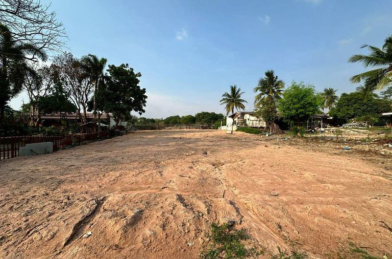 ขายที่ดินสวนเสือศีราชา แปลงสวย ทำเลดี เขตชุมชน ใกล้หมู่บ้านมากมาย