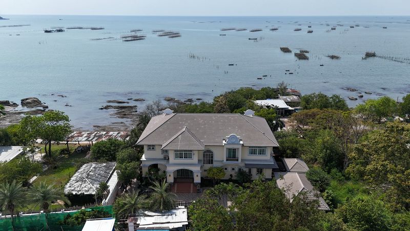 ขายบ้านหรูติดทะเล ทำเลอ่างศิลา บางแสน ใกล้เขาสามมุก ชลบุรี