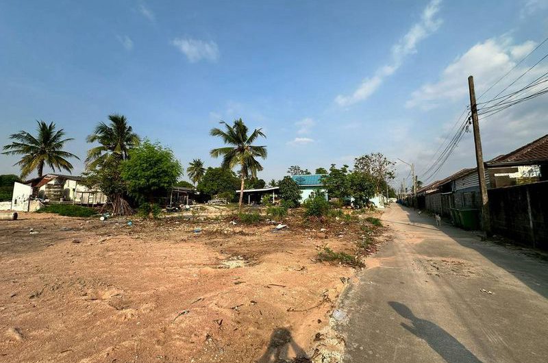 ขายที่ดินสวนเสือศีราชา แปลงสวย ทำเลดี เขตชุมชน ใกล้หมู่บ้านมากมาย