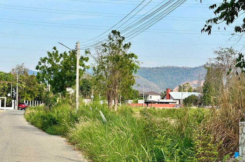 Beautiful plot of land in Nong Mon, prime location, within a community area, near Grand Home Place village.