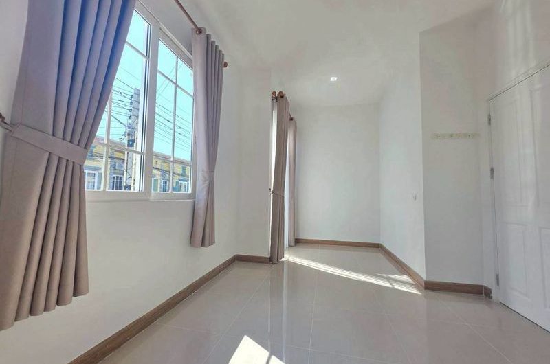 ขายทาวน์โฮม 2 ชั้น โครงการ โกลเด้น ทาวน์ ศรีราชา-อัสสัมชัญ ชลบุรี