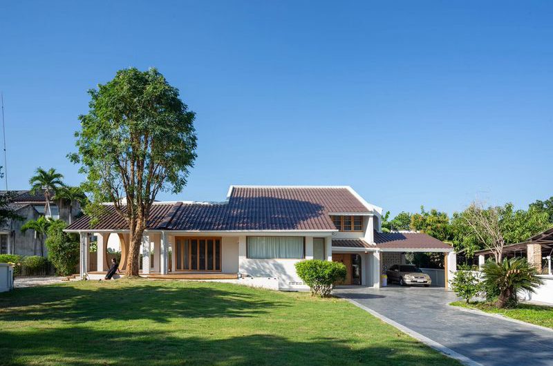 Detached house in Sriracha, city center, residential area, prime location, near Assumption Sriracha School.