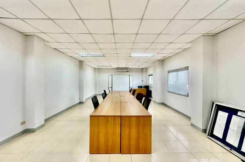 ที่ดินให้เช่า พร้อมสำนักงาน อาคารห้องพัก เส้นหนองยายบู่ ศรีราชา ชลบุรี