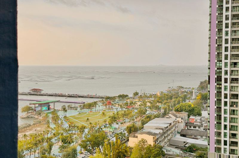 Condo for sale in Sriracha, Laddaview, newly renovated unit, fully furnished, move in Ready