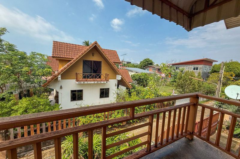 Resale detached house in Sriracha-Nong Yai Bu. Large house with spacious grounds, comfortable living.