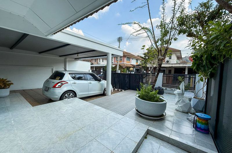 Twin house for sale in Chonburi, Baan Suan Bang Phra project, Sriracha. Fully furnished and move in Ready.