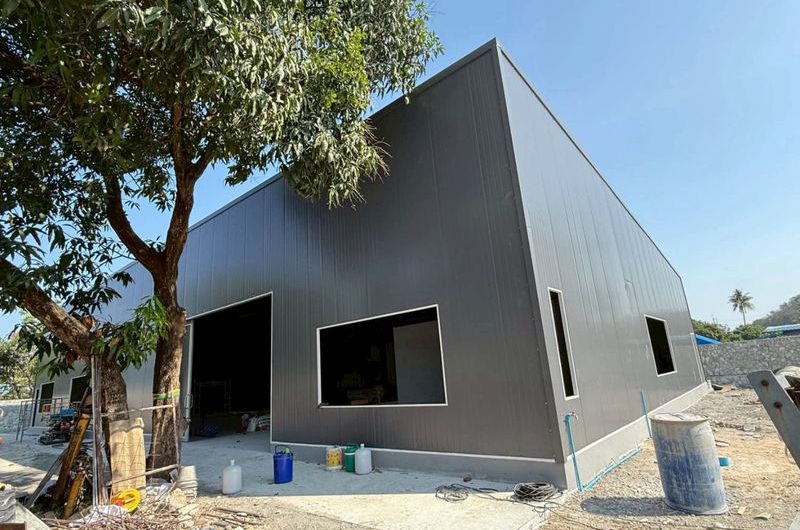 ให้เช่าโรงงารสร้างใหม่ ใกล้มอเตอร์เวย์ ซอยคีรีนคร 10 ชลบุรี พร้อมใช้งาน