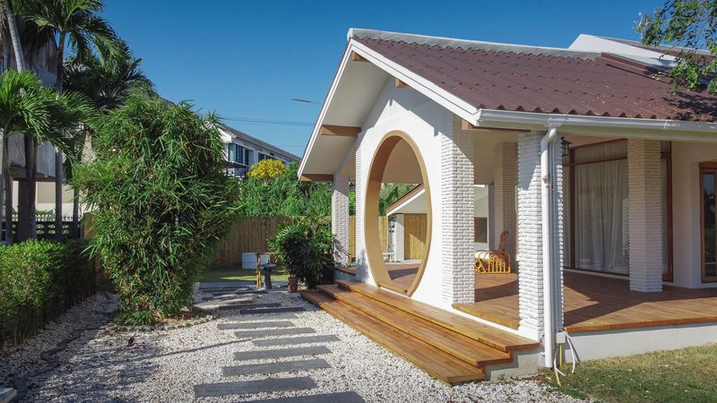 Detached house in Sriracha, city center, residential area, prime location, near Assumption Sriracha School.