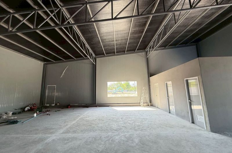 ให้เช่าโรงงารสร้างใหม่ ใกล้มอเตอร์เวย์ ซอยคีรีนคร 10 ชลบุรี พร้อมใช้งาน