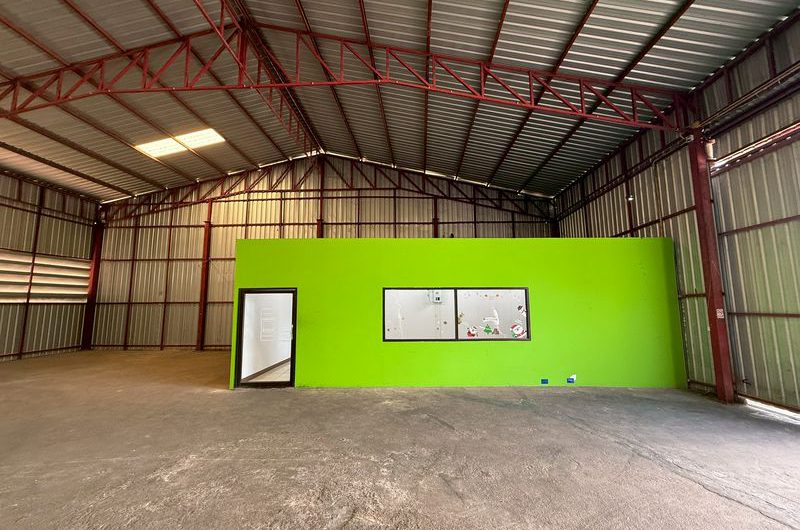 ให้เช่าโกดังราคาดี ศรีราชา ใกล้ท่าเรือแหลมฉบัง พื้นที่กว้าง