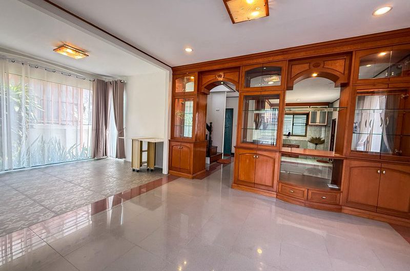 ขายบ้านเดี่ยวชลบุรี บางแสน หลังใหญ่ ทำเลศักยภาพ ใกล้ทะเลบางแสน