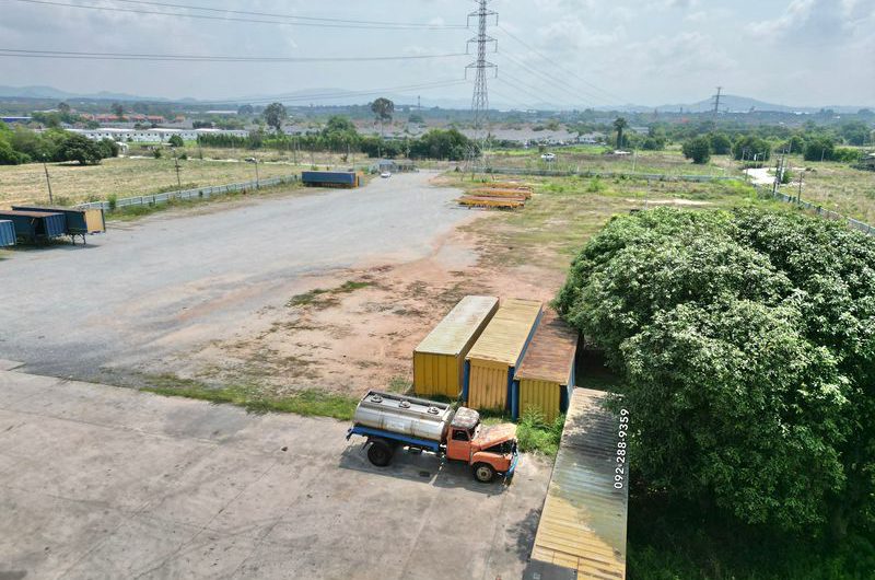 ที่ดินให้เช่า พร้อมสำนักงาน อาคารห้องพัก เส้นหนองยายบู่ ศรีราชา ชลบุรี