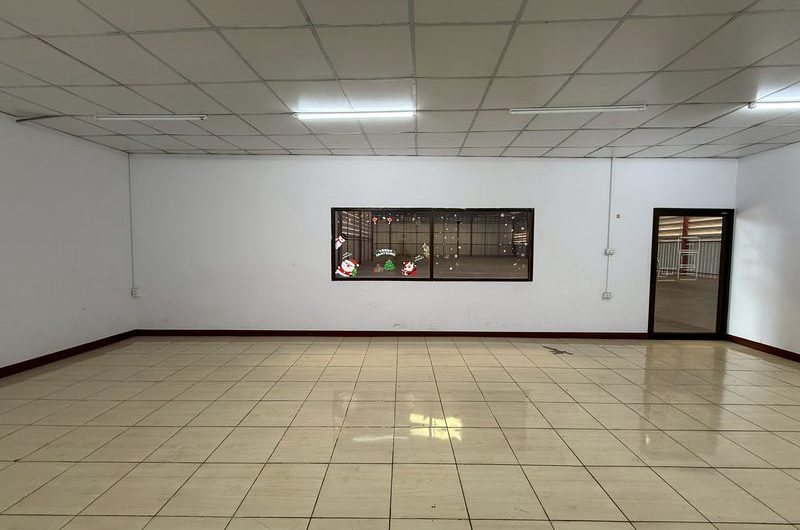 ให้เช่าโกดังราคาดี ศรีราชา ใกล้ท่าเรือแหลมฉบัง พื้นที่กว้าง