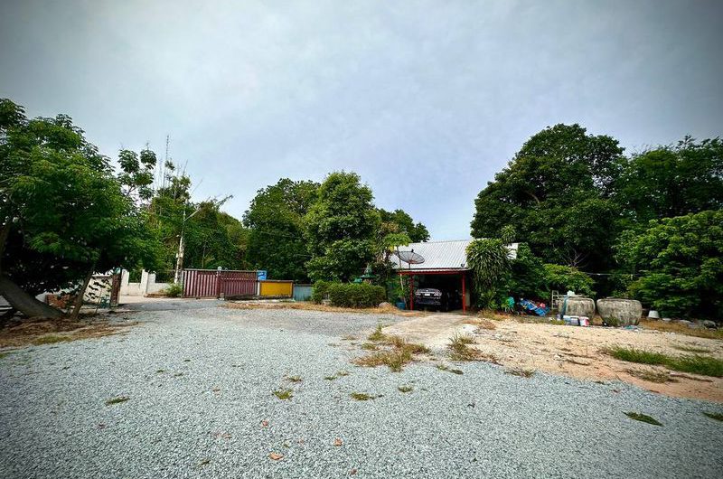 ขายที่ดินเปล่า ไร่กล้วย-นาพร้าว แปลงสวย ทำเลทอง ใกล้โลตัสศรีราชา