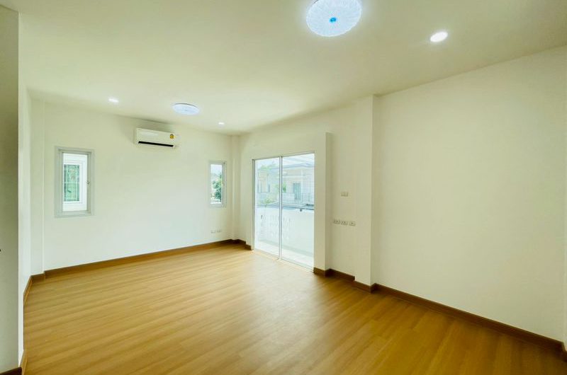 Resale renovated twin house in Metro Park Village, Thung Sukla, Sriracha, Chonburi.