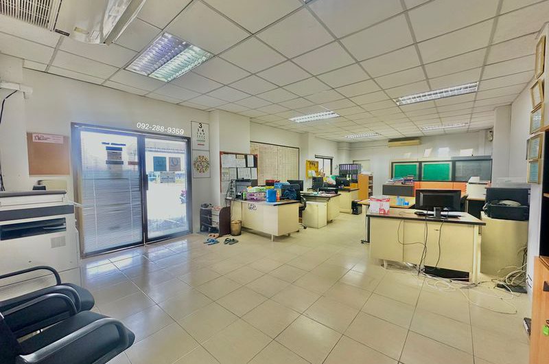 ที่ดินให้เช่า พร้อมสำนักงาน อาคารห้องพัก เส้นหนองยายบู่ ศรีราชา ชลบุรี