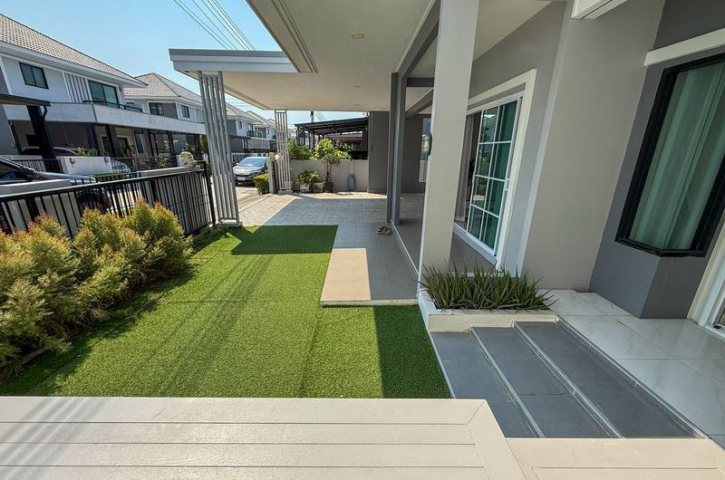 บ้านเดี่ยวพร้อมอยู่ มณีรินทร์ปาร์ค ศรีราชา ทำเลดี ใกล้แหล่งงาน