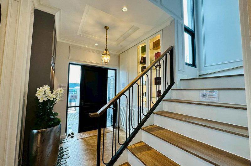 Luxury new detached houses in Chonburi, Kingweston Muangmai prayasajja project.