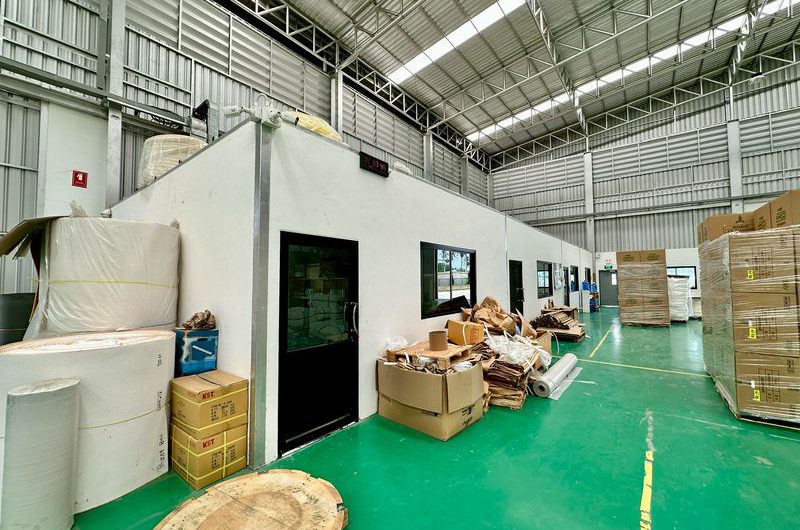ขายโรงงานสร้างใหม่ ชลบุรี โซนเขาไม้แก้ว มีใบ รง. พร้อมใช้งาน