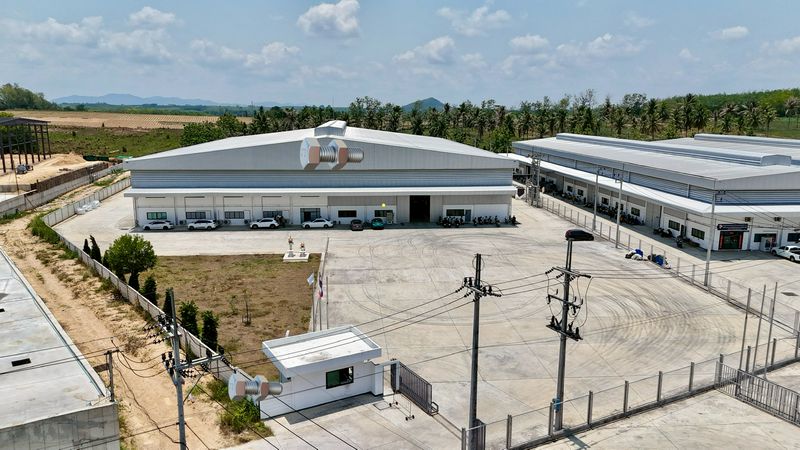 ขายโรงงานสร้างใหม่ ชลบุรี โซนเขาไม้แก้ว มีใบ รง. พร้อมใช้งาน