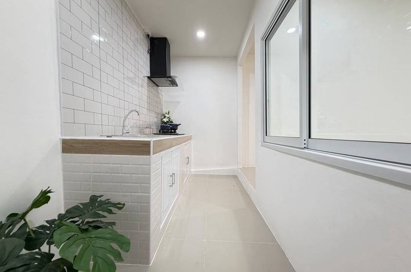 ขายทาวน์โฮมสไตล์มินิมอล รีโนเวทใหม่ พร้อมอยู่ มบ.รุ่งอมรวิลล่า ศรีราชา ชลบุรี